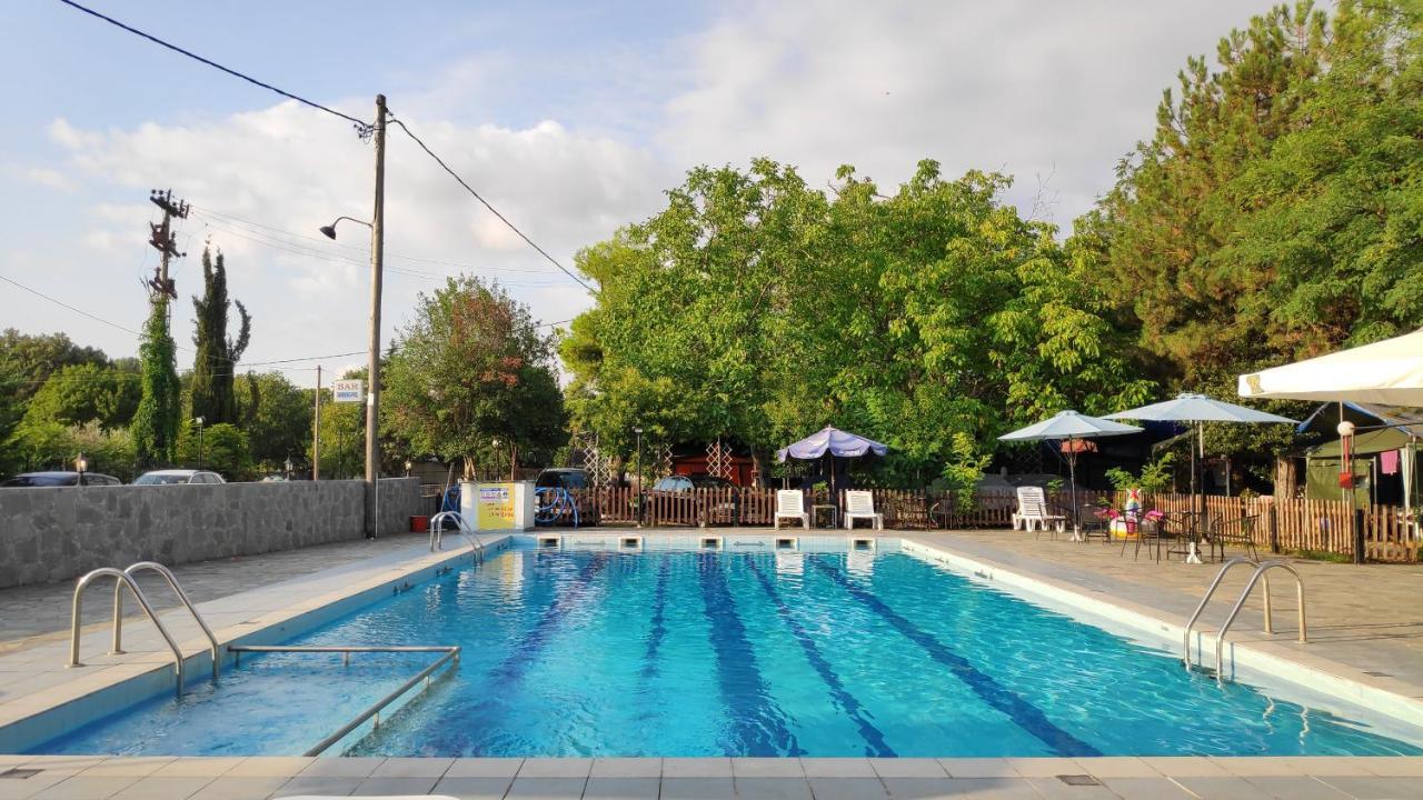 פלאקה ליטוחורו Camping Mitikas And Bungalows מראה חיצוני תמונה