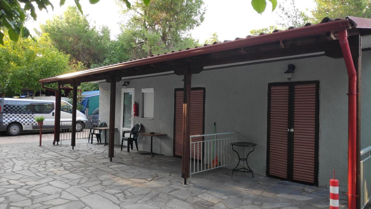 פלאקה ליטוחורו Camping Mitikas And Bungalows מראה חיצוני תמונה