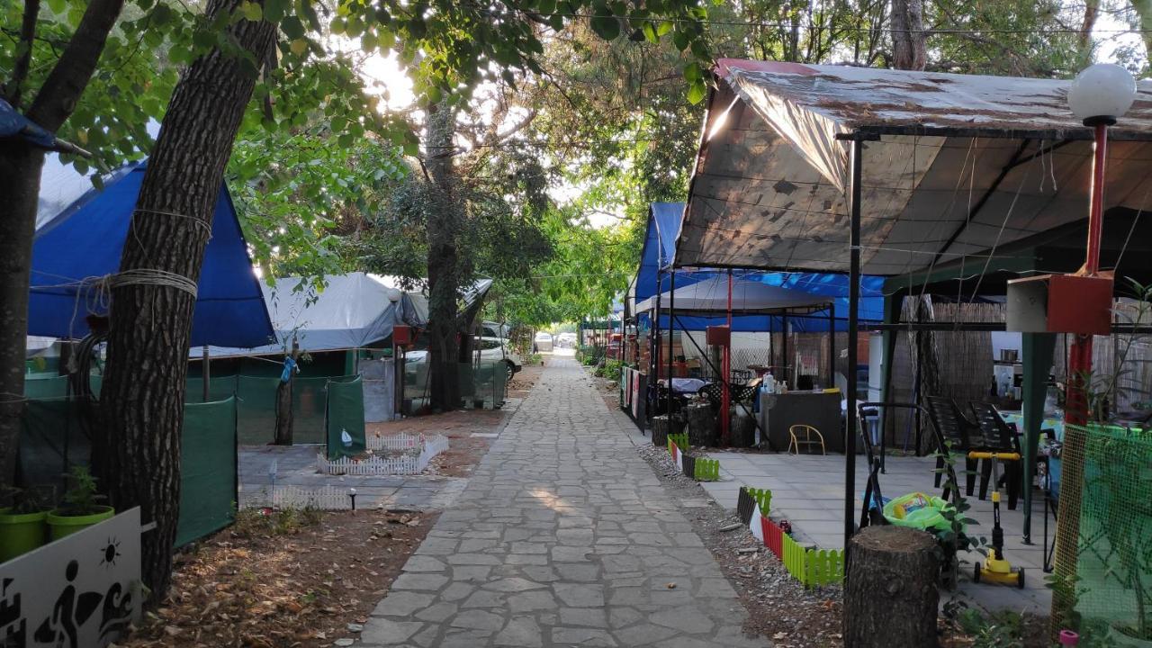 פלאקה ליטוחורו Camping Mitikas And Bungalows מראה חיצוני תמונה