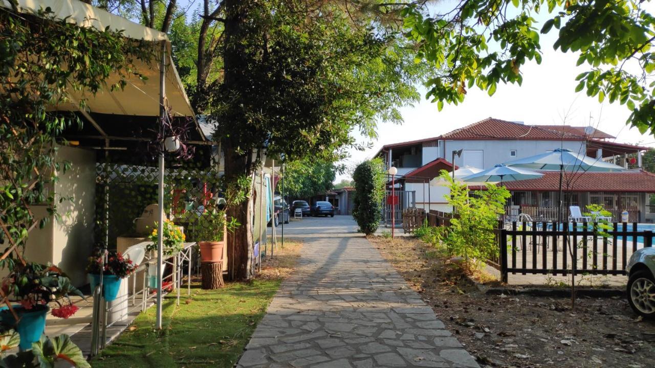 פלאקה ליטוחורו Camping Mitikas And Bungalows מראה חיצוני תמונה