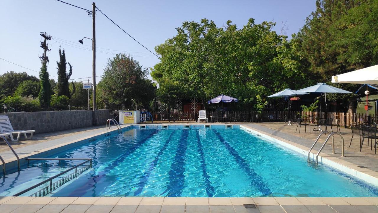 פלאקה ליטוחורו Camping Mitikas And Bungalows מראה חיצוני תמונה