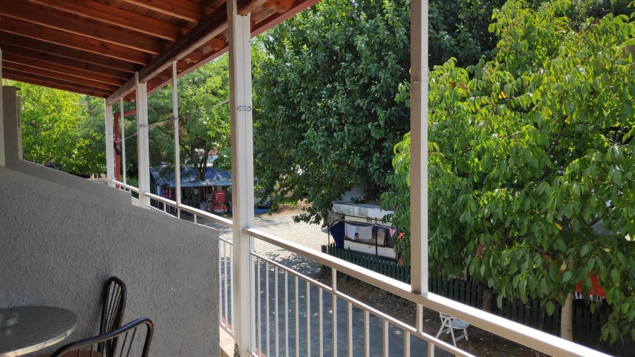 פלאקה ליטוחורו Camping Mitikas And Bungalows מראה חיצוני תמונה