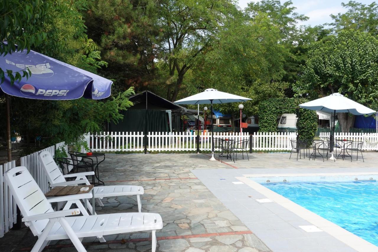 פלאקה ליטוחורו Camping Mitikas And Bungalows מראה חיצוני תמונה
