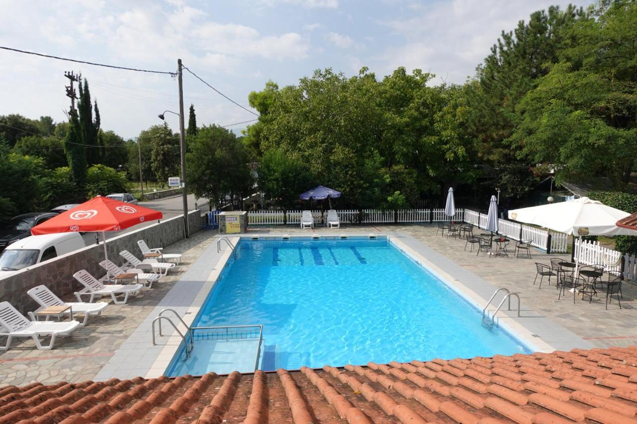 פלאקה ליטוחורו Camping Mitikas And Bungalows מראה חיצוני תמונה